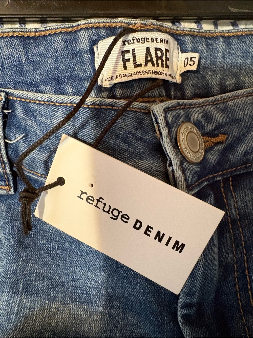 BNWT Blue Flare size 05